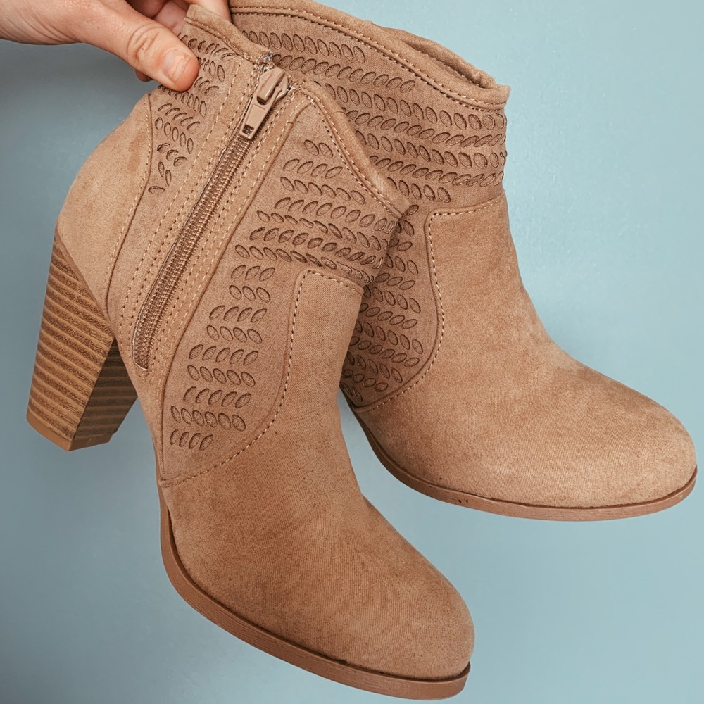A.n.a Heeled Booties